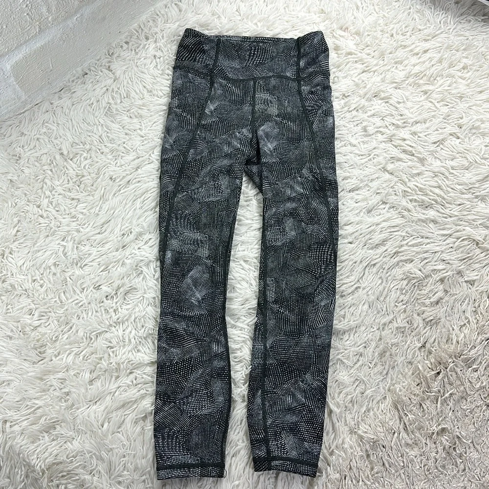 Lululemon Time To Sweat Crop 23